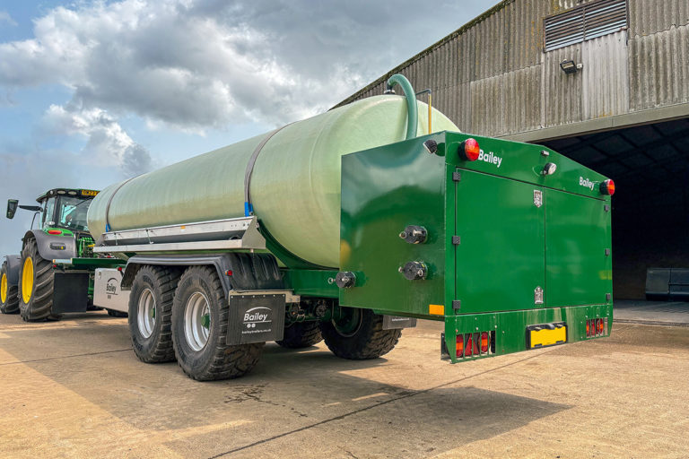 18,000 litre Water Bowser
