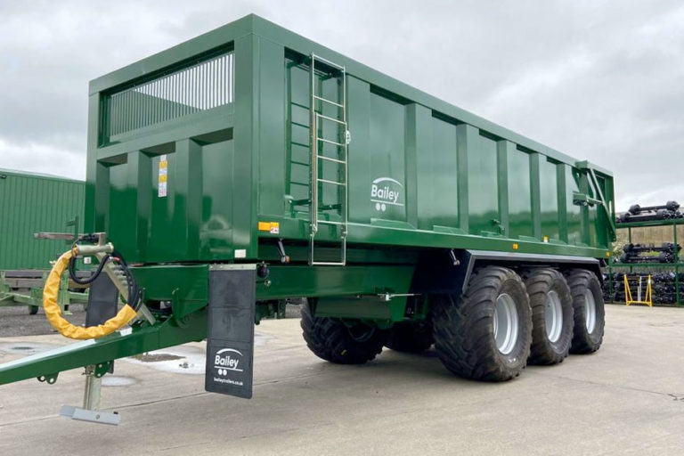 tb14 tonne triaxle trailer