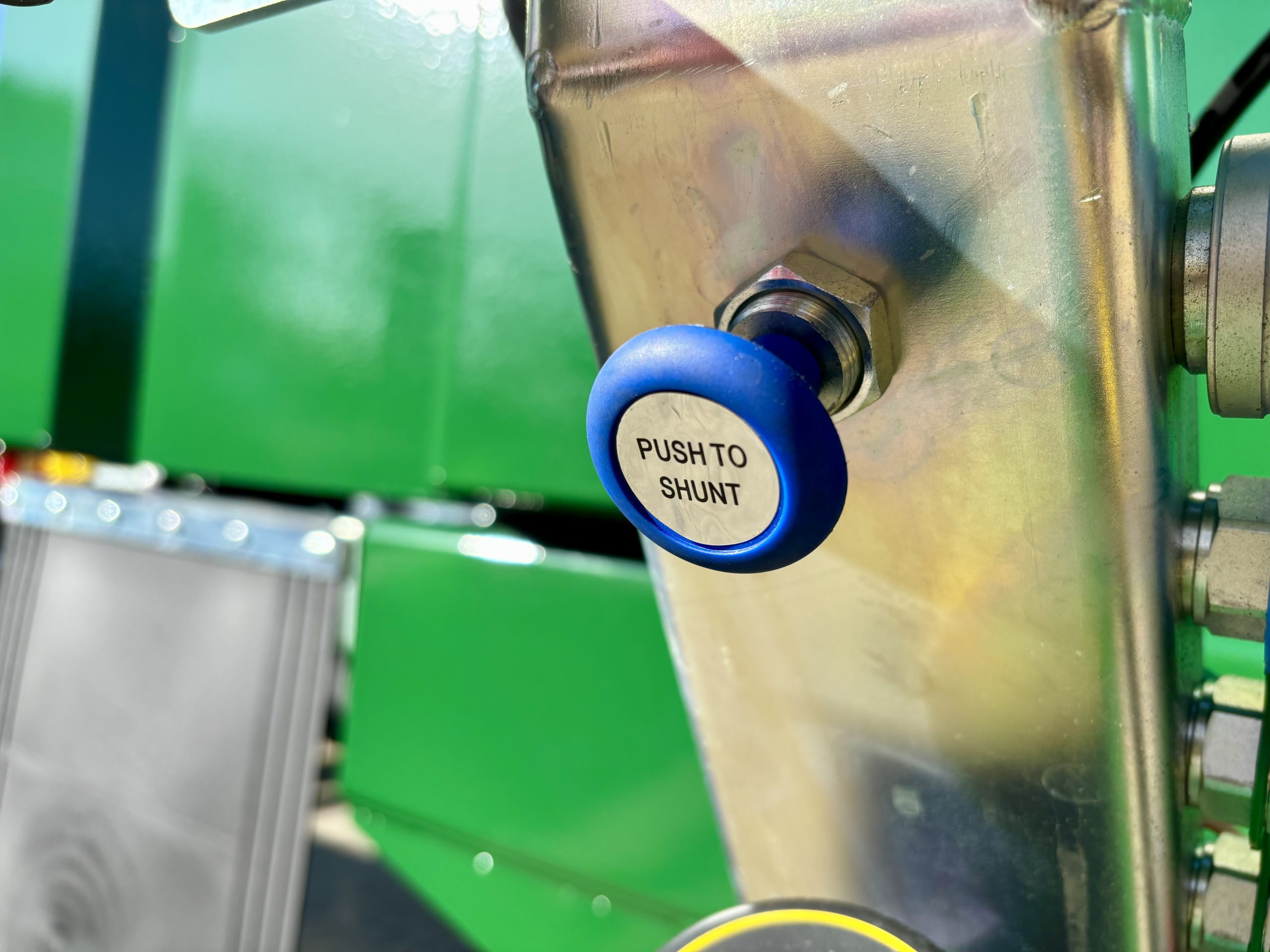 IMG_3 improved operator accessibility on the swan neck pipe holder