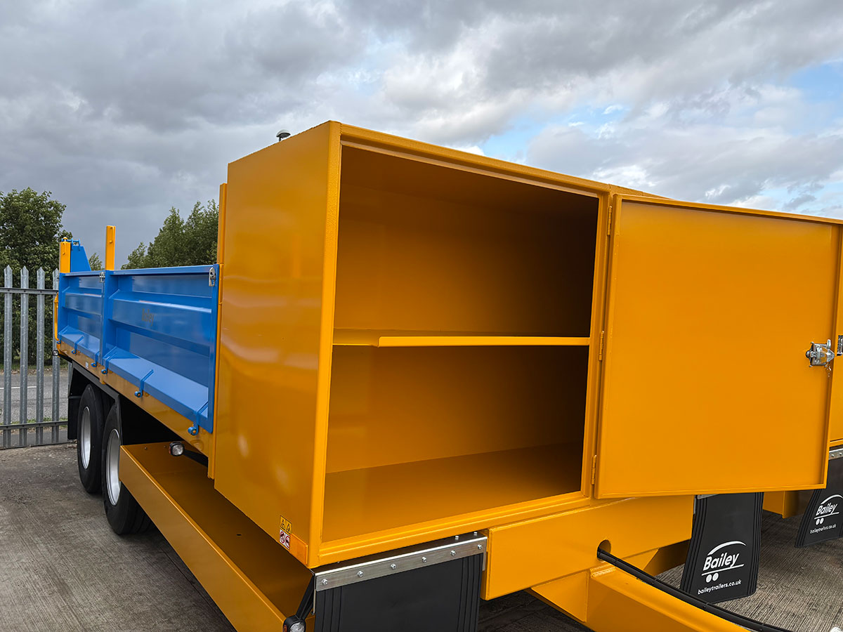 bailey-bespoke-dropside-trailer-2 bespoke dropside trailer interior storage